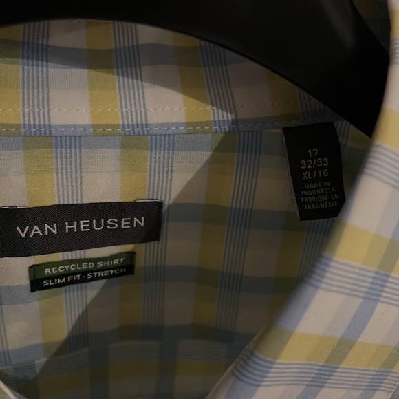 Brand new Van Heusen button up (XL) - Picture 4 of 4